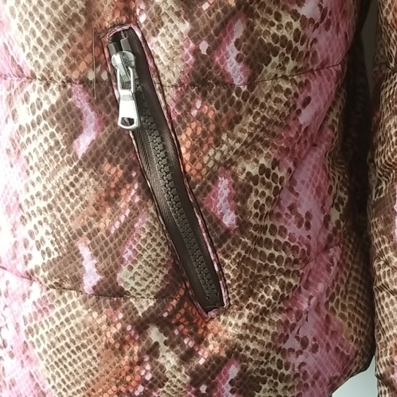 ❄ Python Hooded Puffer - Picture 2 of 7